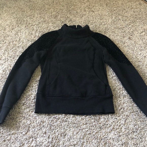 Lululemon sweatshirt - Picture 3 of 8